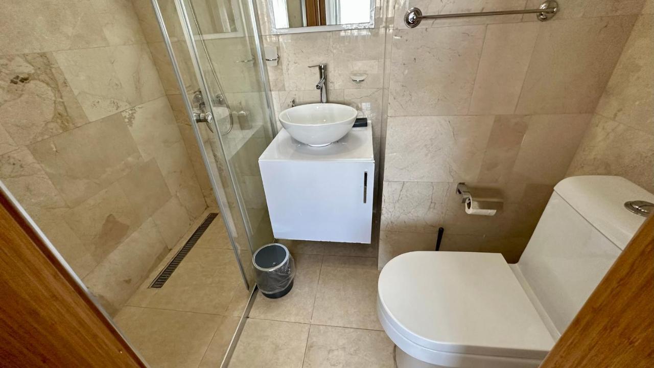 Royal Homes Кирения Екстериор снимка